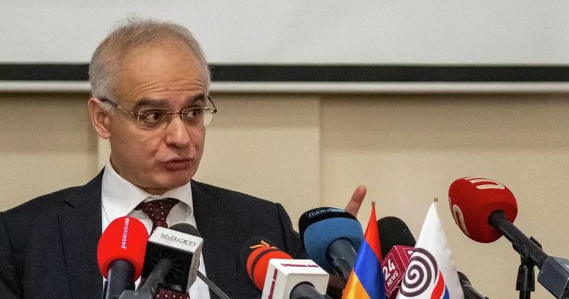 Paşinyan Aİ ni Ermənistan ərazisində Rusiya ilə proksi müharibəyə dəvət etdi Zurabyan