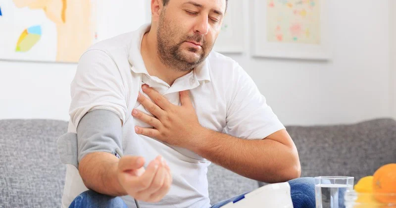 Uzun müddət oturmaq ürəyinizi xəstələndirəcək Həkim