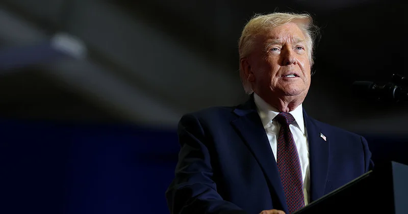 Tramp rəqiblərini Epşteynlə əlaqədə ikiüzlülükdə ittiham edib