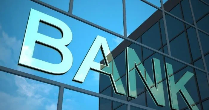 Banklar 11 ayda 1 milyard manatdan çox xalis mәnfәәt əldə ediblər