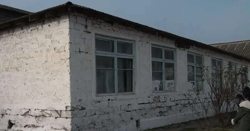 "Bu şəraitdə məktəbə uşağımı qoymaram" Şahhüseynli kəndindən etiraz