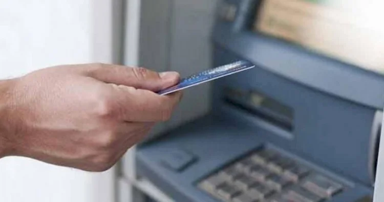 Bu universitetin əməkdaşlarına 13 cü maaş verildi