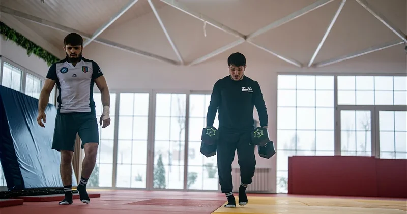 Милли проводит последний сбор в году