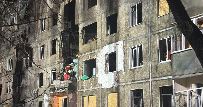 Возросло число пострадавших в результате российского обстрела жилого дома в Чернигове ФОТО