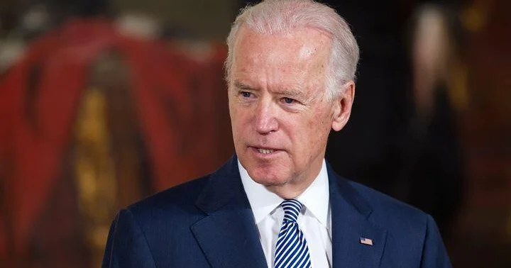 Байдена спрятали на семейном рождественском снимке ФОТО