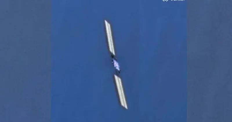 Starlink peyki yanaraq Yerə düşüb