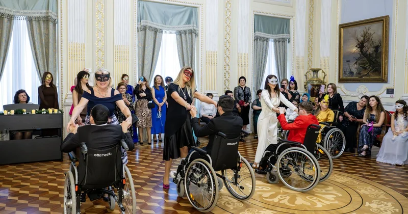 Искусство без границ: маскарадный бал для молодёжи в Баку (ФОТО)