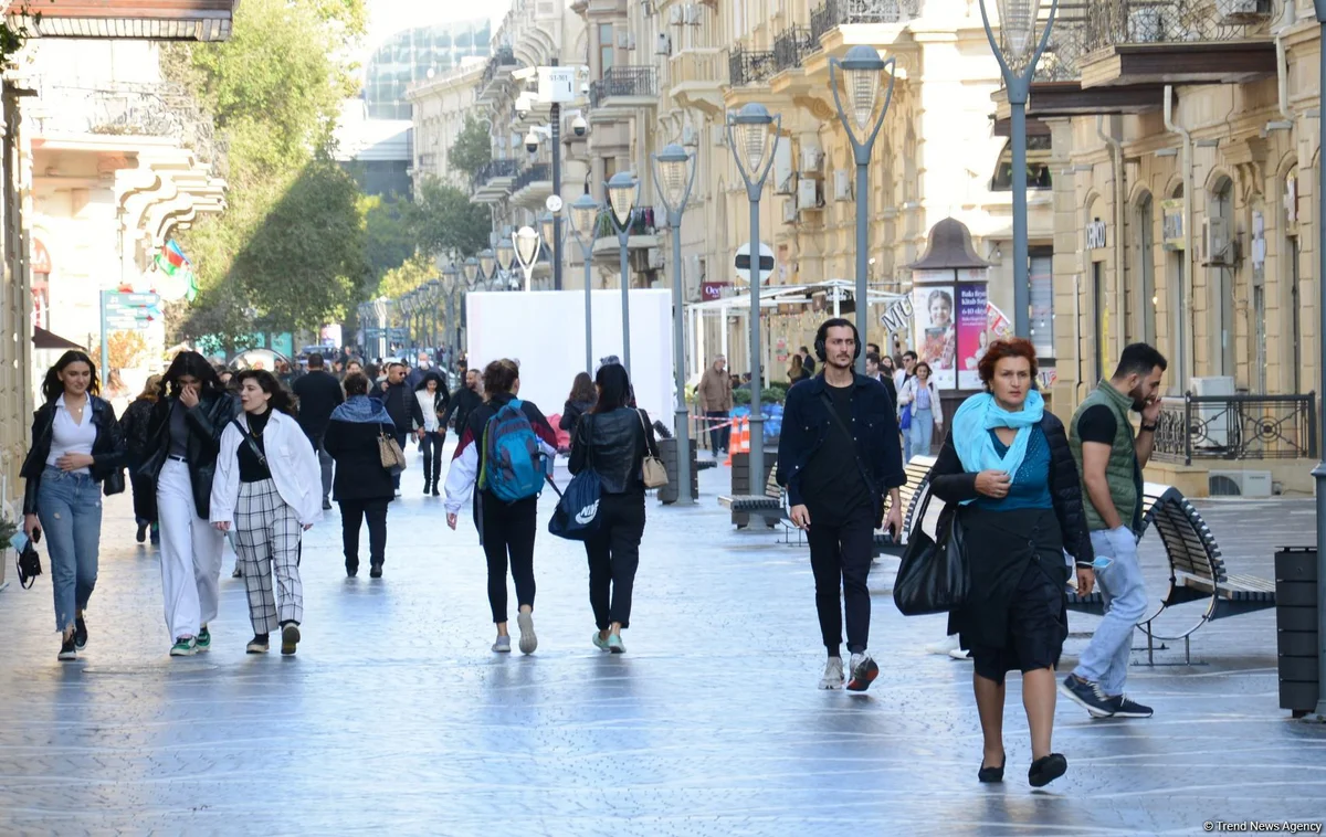 Fəvvarələr meydanında qanunsuz tikintinin qarşısı alınıb