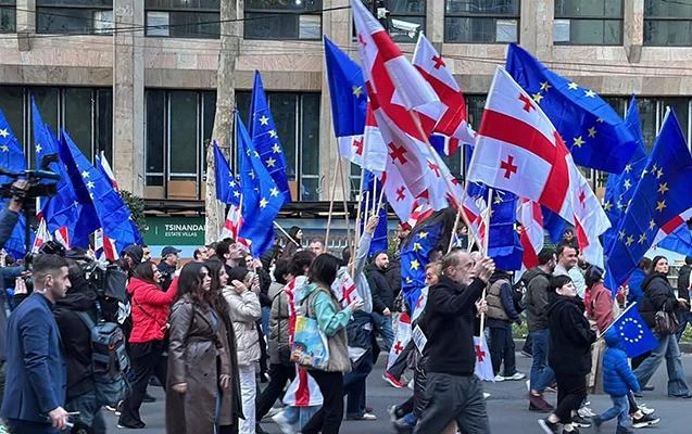 Qərbdəki bir çox dairələr Gürcüstanda xaosun hakim olmasında maraqlıdır Analitik