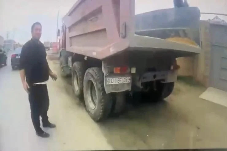 Kamaz sürücüsü özünə xəsarət yetirib polisə şər atdı ANBAAN VİDEO