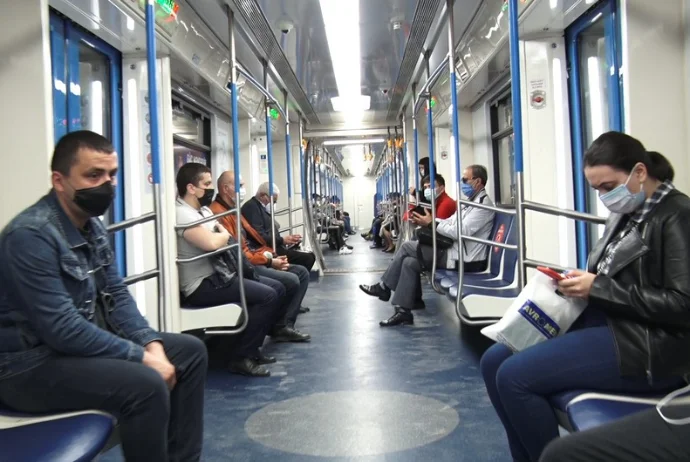 Bakı metrosunda rekord qeydə alınıb 800 MİN...