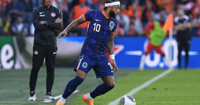 Niderland millisinin ən çox qol vuran futbolçusu BƏƏ klublarının hədəfində