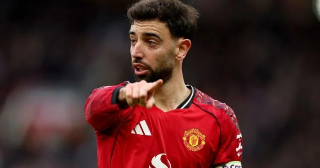 Klubda qalmaq üçün maaşının artırılmasını tələb etdi