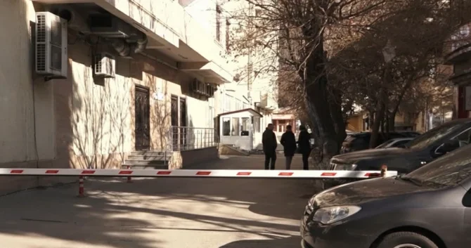 В Баку разгорелся конфликт из за дворовой парковки