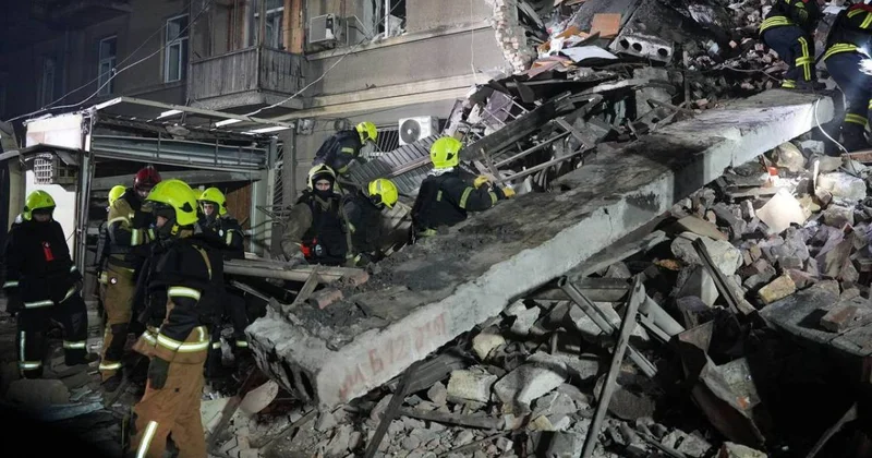 Россия атаковала Одессу: много пострадавших, под завалами ищут людей Minval Politika