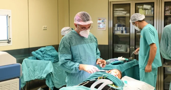 Азербайджан расширил доступ к высокотехнологичным слуховым технологиям