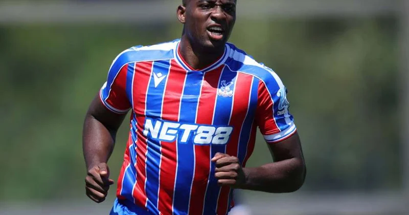 “Nottingem Forest” “Kristal Pelas”ın hücumçusunu gözaltı edib