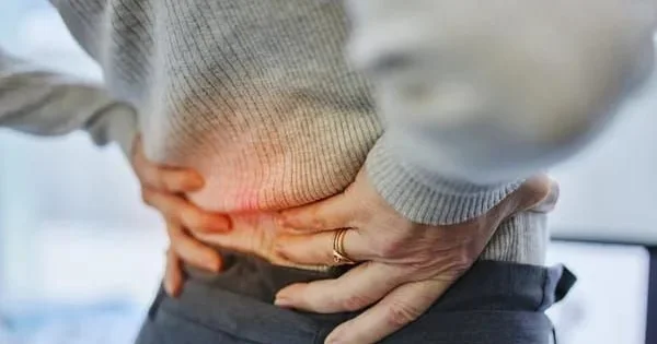 Səhər yataqdan qalxdığınızda beliniz ağrıyırsa, diqqət edin! Səbəbi budur