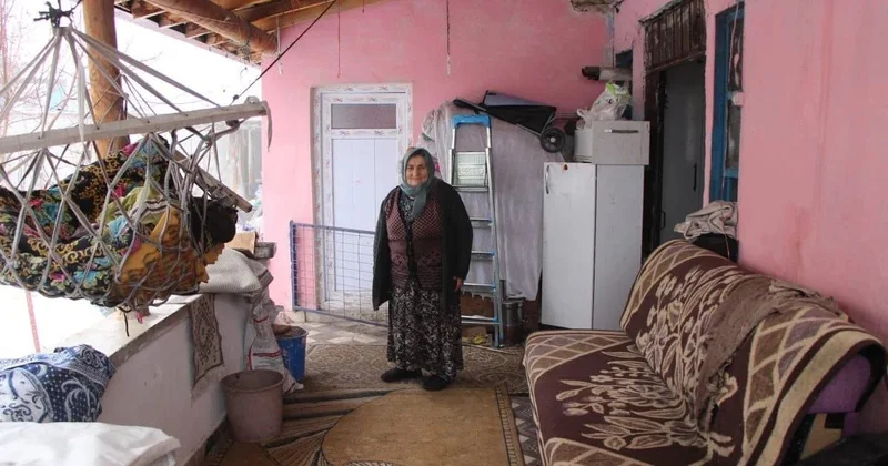 Qüsurlu üç oğluna baxan qadın "İlin anası" seçildi FOTO