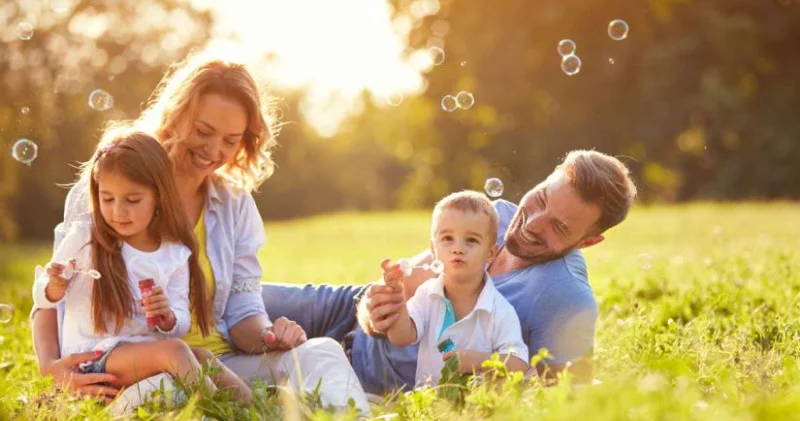 “Uşaqlarla canlı ünsiyyətə vaxt ayırın” Ekspertdən valideynlərə