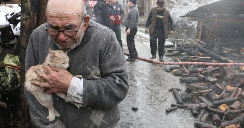Həmin fotonun qəhrəmanı 93 yaşında vəfat etdi