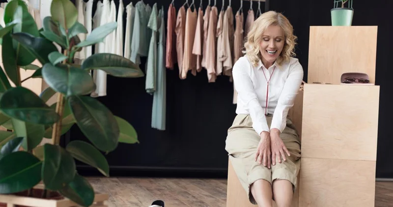 10 il daha gənc görünmək: 50 yaşdan sonra qadını cavanlaşdıran 7 stil sirri