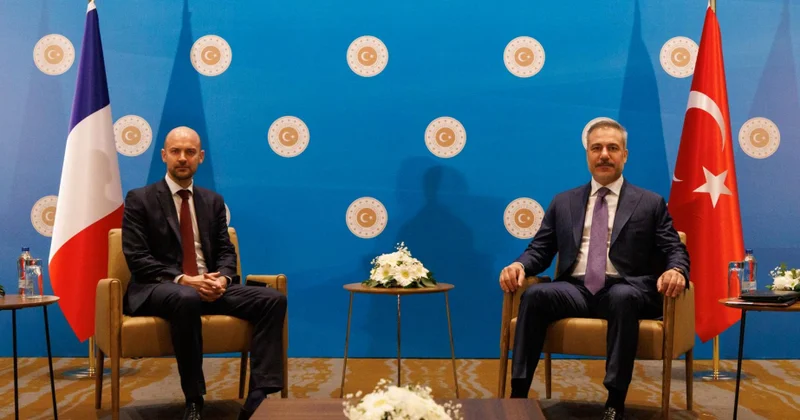 Ankarada Türkiyə və Fransa xarici işlər nazirlərinin görüşü olub