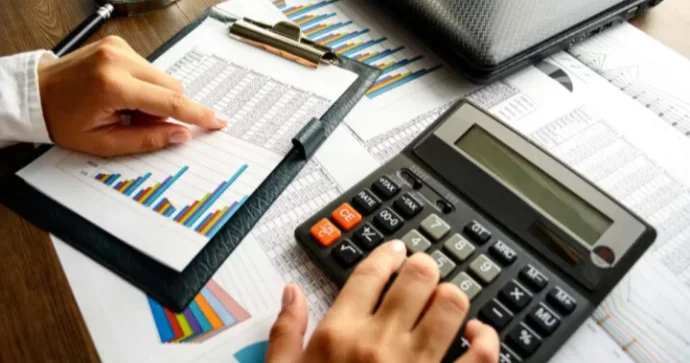 Bu şəxslərin maaşından 2 faiz tutulacaq