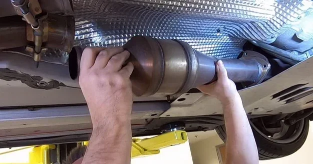 Запчасть на вес золота : почему в Азербайджане участились кражи автомобильных катализаторов