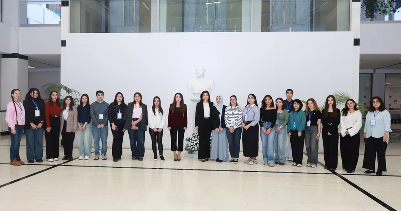 “Yüksəliş” müsabiqəsinin qalibi MEK könüllüləri ilə görüşüb