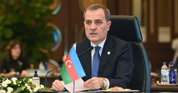 XİN rəhbəri Çinə yollanıb