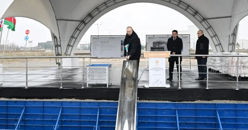 İlham Əliyev Sumqayıtda yeni müəssisənin təməlini qoydu FOTOLAR