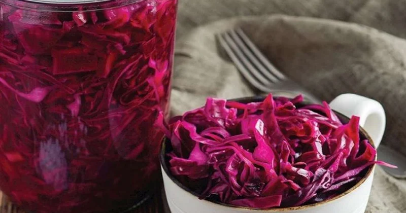 Bazarlarda alıcılıları belə aldadırlar İran boyası bu dəfə kələm turşusunda VİDEO