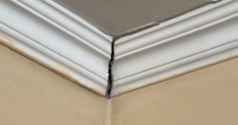 Şamaxıda təhlükə: Ev hər an sakinlərin başına uça bilər