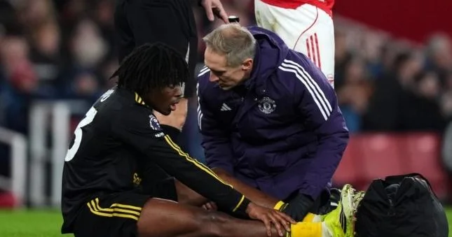 Mançester Yunayted in aparıcı üzvü 10 həftə oynamayacaq