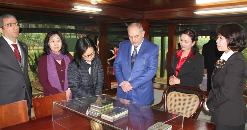 Tahir Budaqov Vyetnamda səfərdədir FOTOLAR