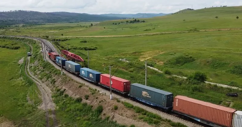 В России упали перевозки контейнеров по железной дороге: ЦИФРЫ
