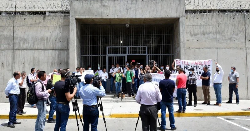 Siyasi məhbuslar azad edilir: Venesuelada nə baş verir?