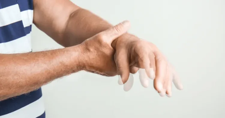 Parkinsonla mübarizədə inqilab: Xəstəliyin gedişatını dəyişən hüceyrə terapiyası