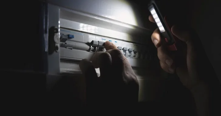 Энергетический кризис на фоне жары: более 100 тысяч домов в Австралии остались без электричества