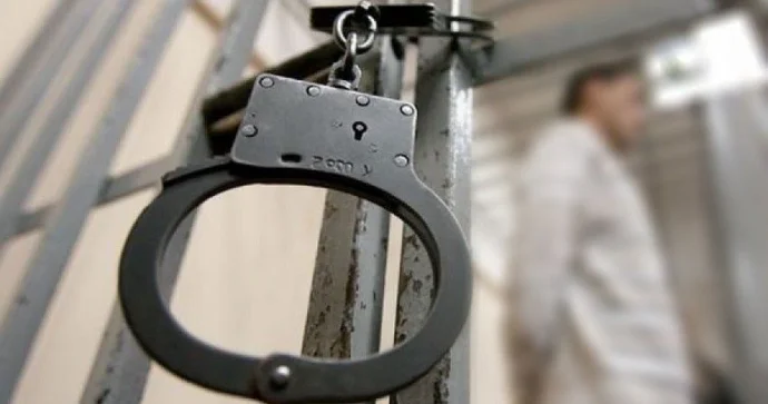 Lökbatan bazarında böyük oğurluq: 2 nəfər tutuldu