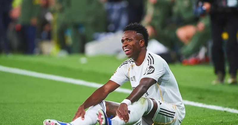 Vinisius “Real”a xəbər verdi: Getməyə hazırdır