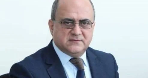 Vəli Əkbəri bu şəxs əvəz etdi