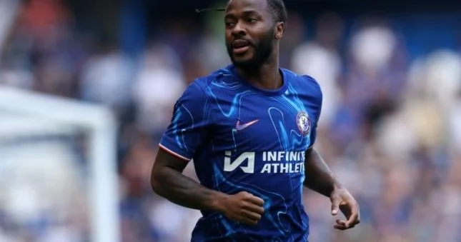 Çelsi futbolçusu ilə yollarını ayırır