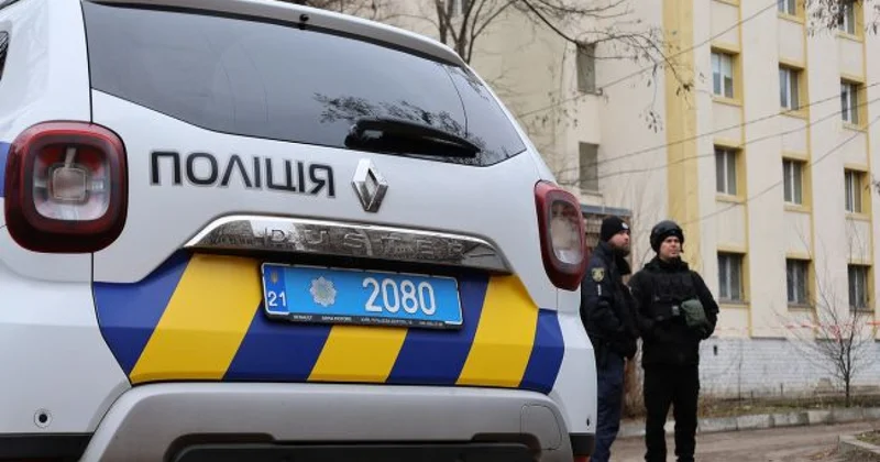 Ukraynada qətldə şübhəli bilinən kişi 4 polisi güllələyərək öldürüb