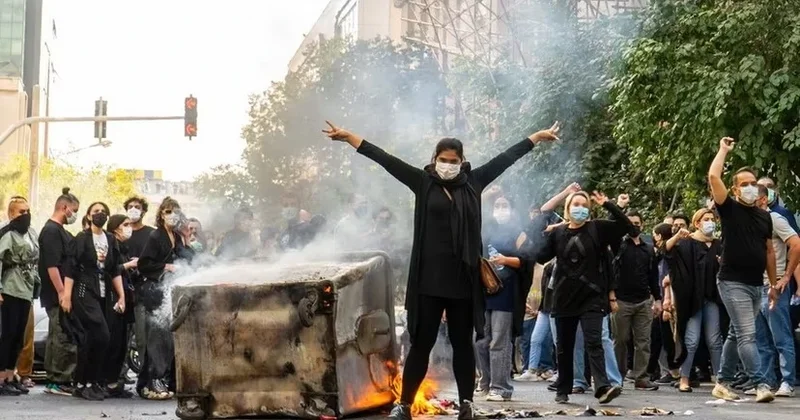 “Yeni nəsil vətəndaşlar İranda siyasi dəyişikliklərdə fəal rol oynayır” ŞƏRH