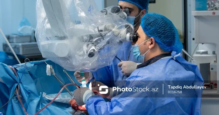 Жительница Баку подала в суд после осложнений ринопластики