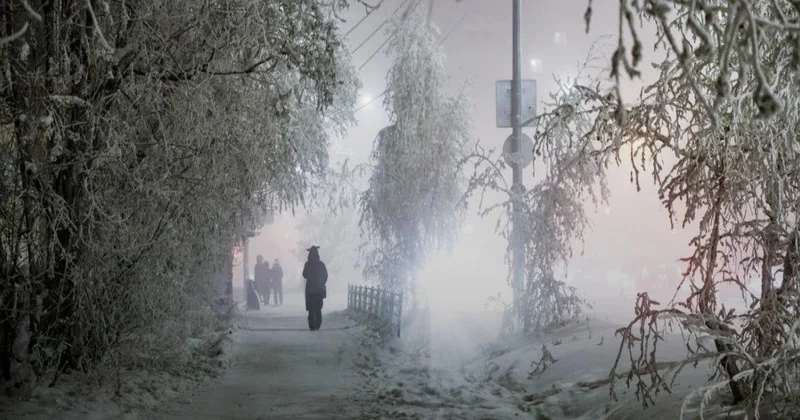 Moskvada güclü qar səbəbindən nəqliyyatın hərəkəti iflic olub