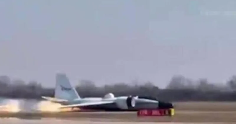 Самолет NASA с искрами и пожаром экстренно приземлился в Техасе ВИДЕО