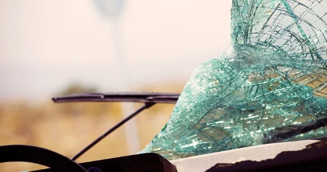 Ağır qəzada ata öldü, 5 yaşlı uşağı xəsarət aldı